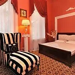 Queen Valery Hotel