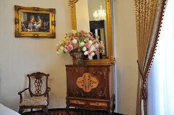 Queen Valery Hotell 3*