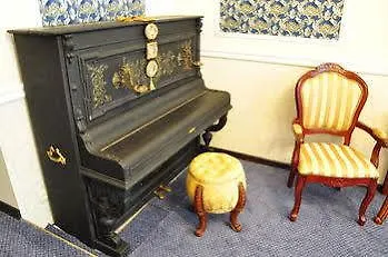 Queen Valery Hotel