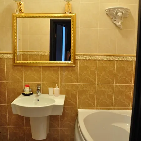 Queen Valery Hotell 3*