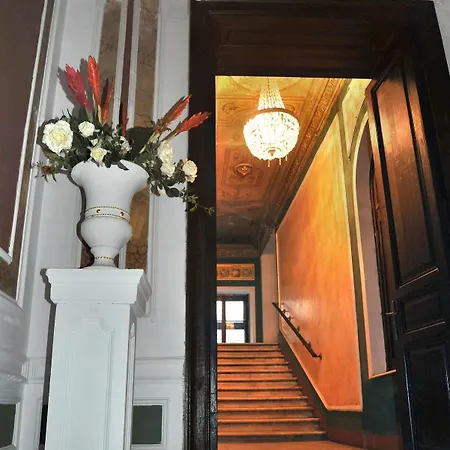 Hotell Queen Valery 3*