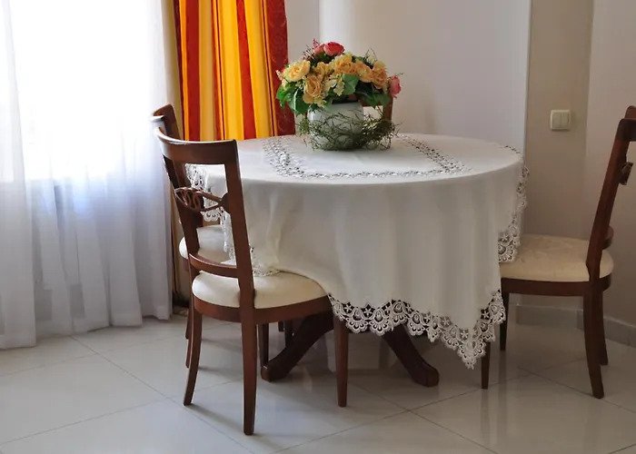 Hotel Queen Valery 3*