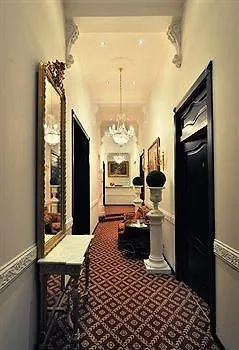 Hotel Queen Valery 3*