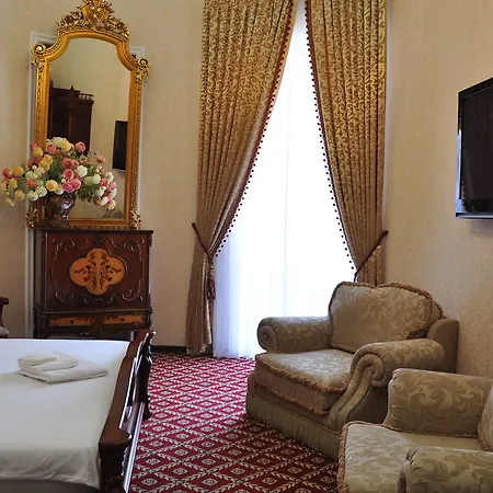 Queen Valery Szálloda 3*