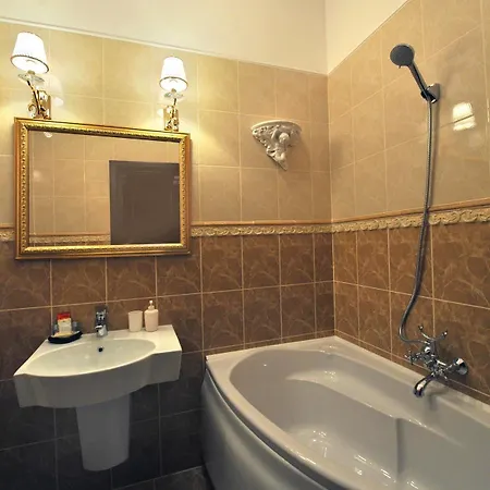 Queen Valery Hotel