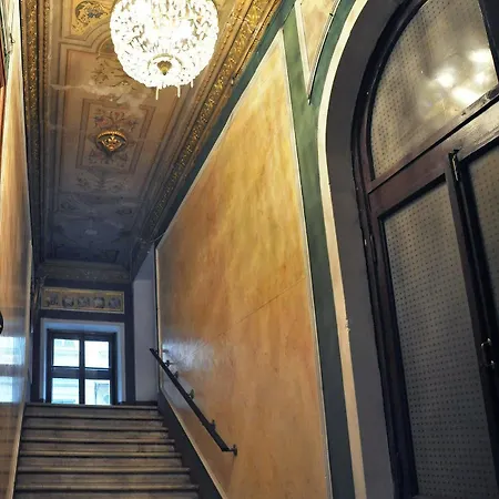 Hotel Queen Valery 3*