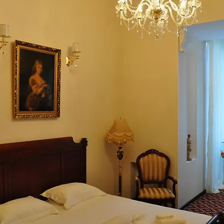 Queen Valery 3*