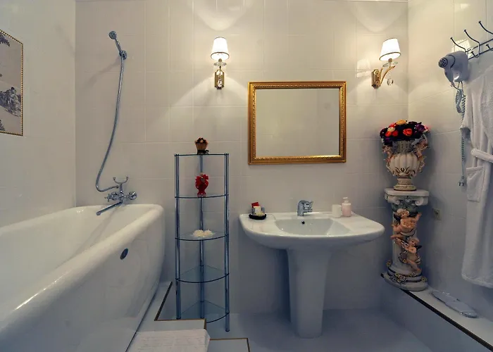 Hotel Queen Valery 3*