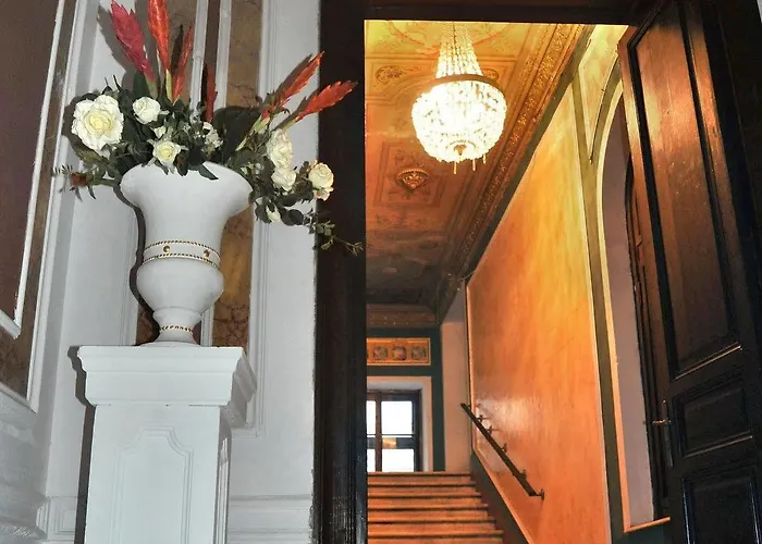 Hotel Queen Valery 3*